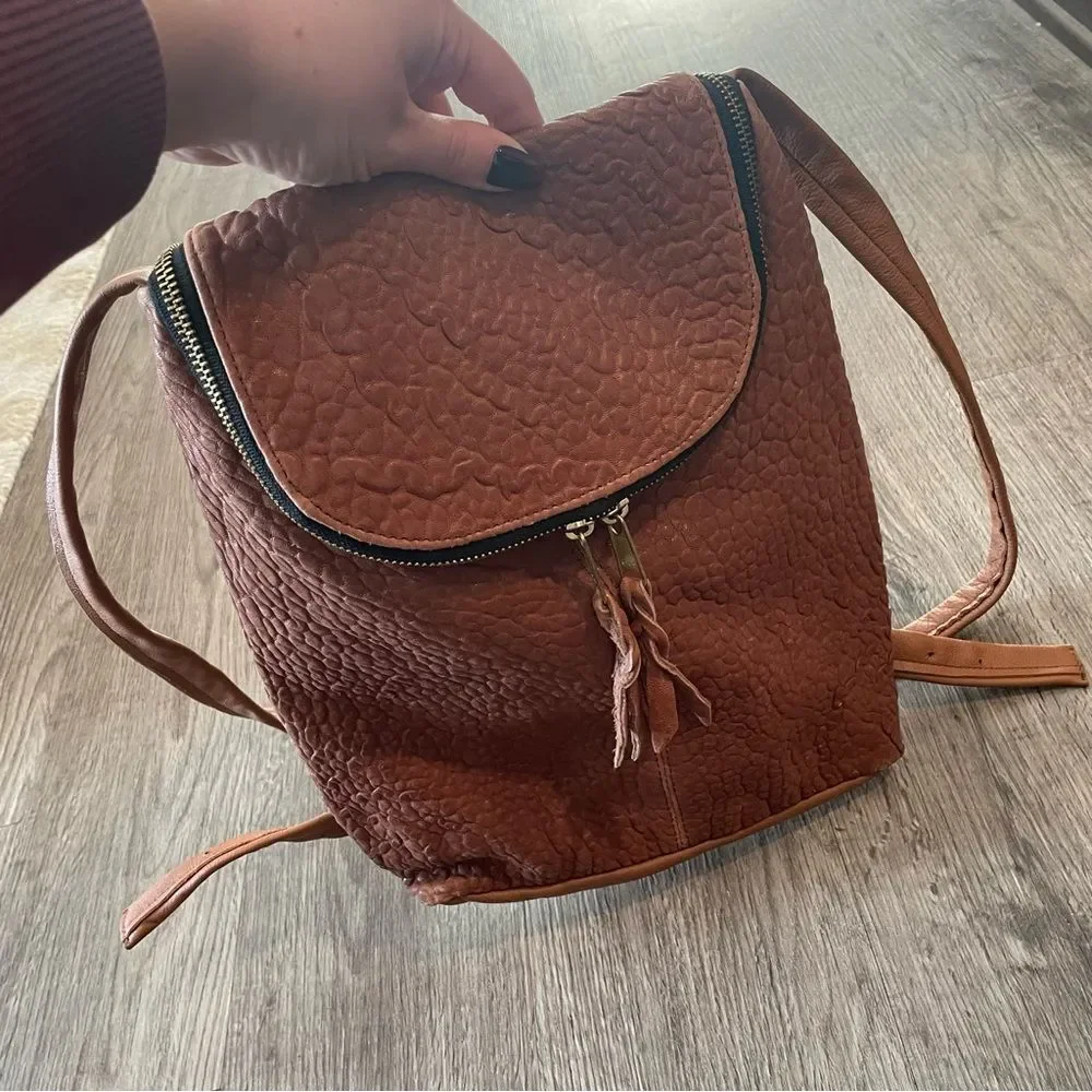 SVEN USA Style No. 536 Tan Pebbled Leather Double Zip Backpack
